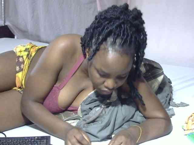 Creamykiteey webcam