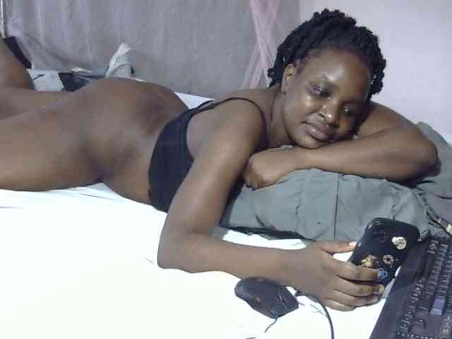 Creamykiteey webcam