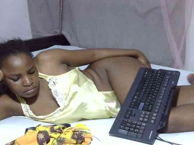 Creamykiteey webcam