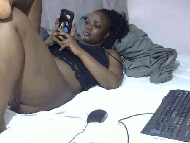 Creamykiteey webcam