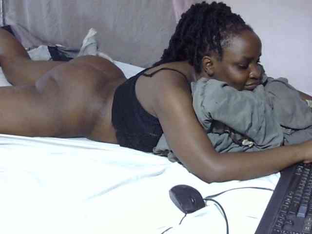 Creamykiteey webcam