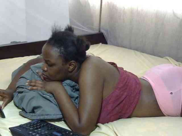 Creamykiteey webcam