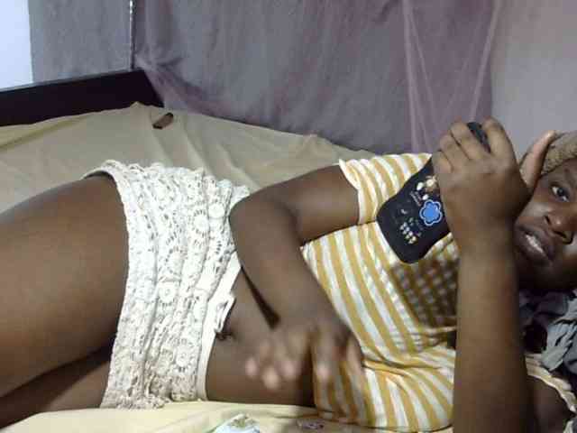 Creamykiteey webcam