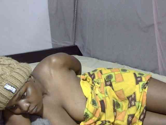 Creamykiteey webcam
