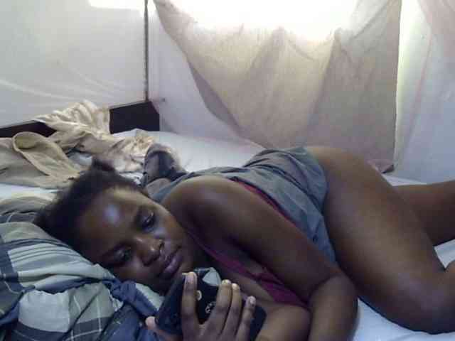 Creamykiteey webcam