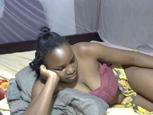 Creamykiteey webcam