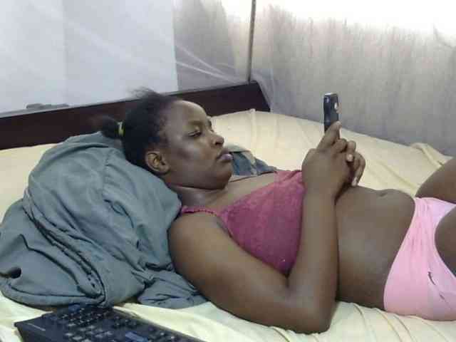 Creamykiteey webcam