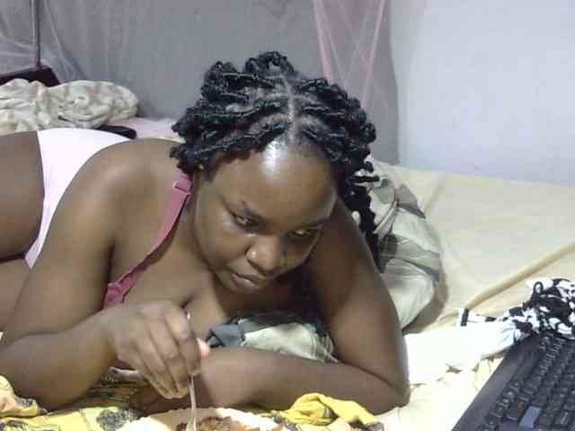 Creamykiteey webcam