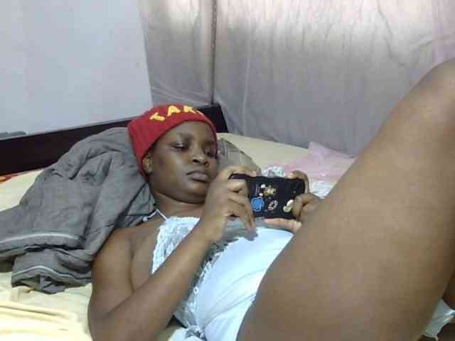 Creamykiteey webcam