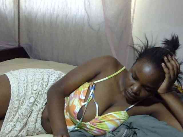 Creamykiteey webcam