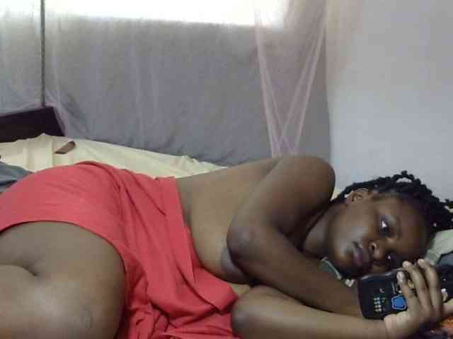 Creamykiteey webcam