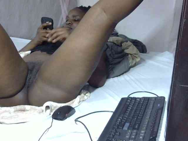 Creamykiteey webcam