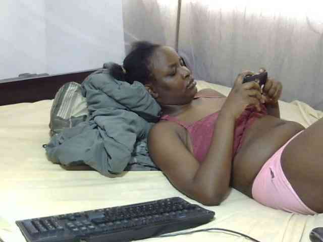Creamykiteey webcam