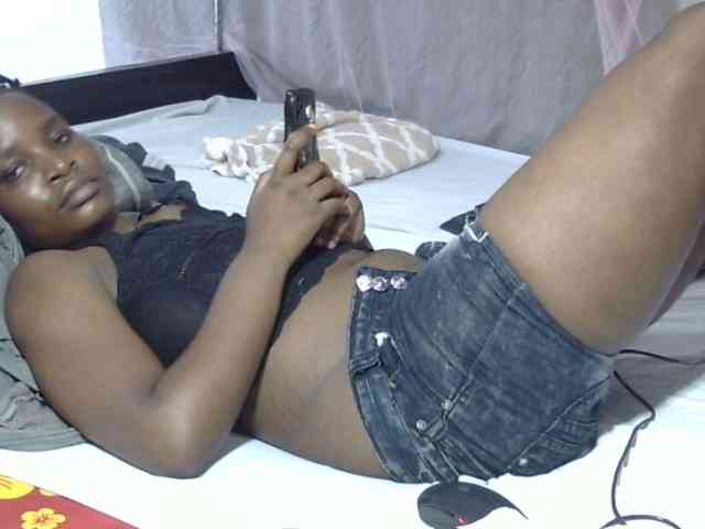Creamykiteey webcam