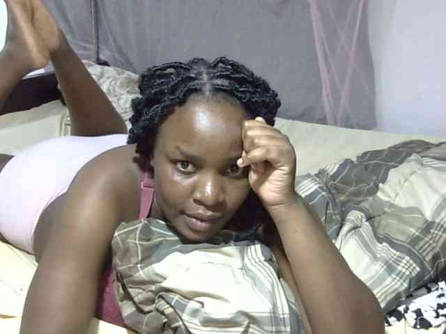 Creamykiteey webcam
