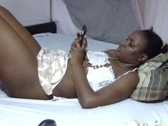 Creamykiteey webcam