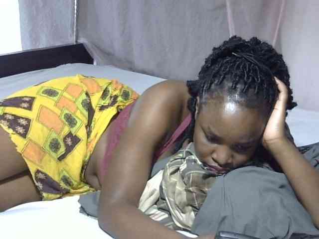 Creamykiteey webcam