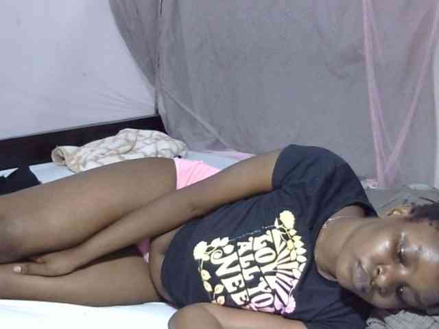 Creamykiteey webcam