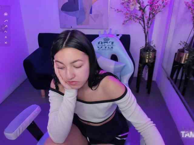 Scarlet-lou webcam