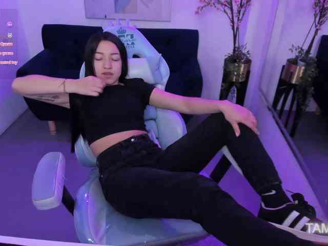 Scarlet-lou webcam