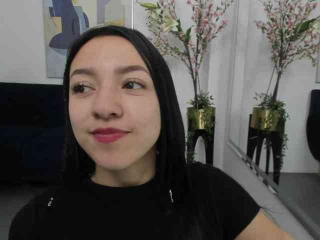 Scarlet-lou webcam