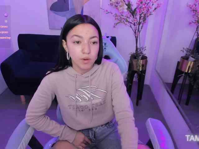 Scarlet-lou webcam