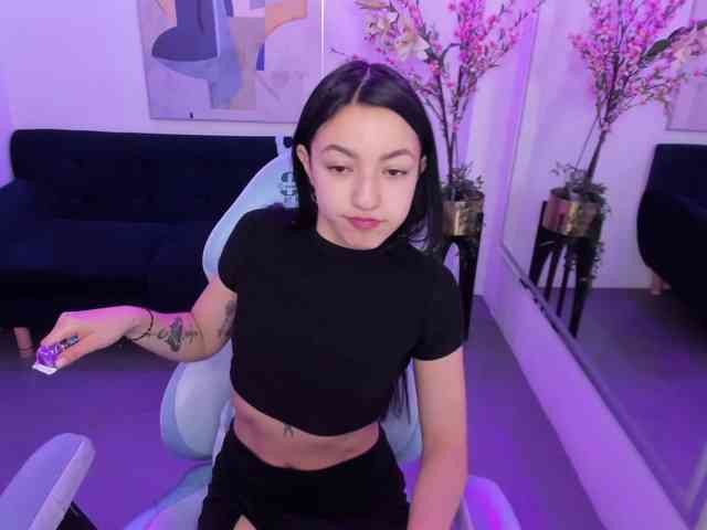 Scarlet-lou webcam