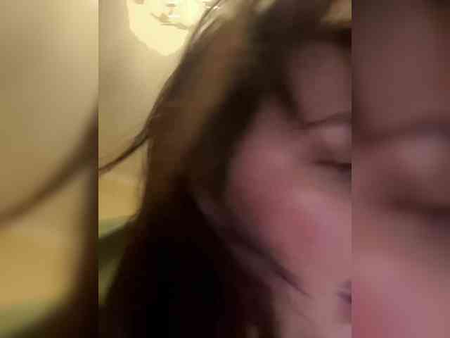 ElsaSquirt webcam