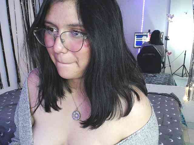 1sarah webcam