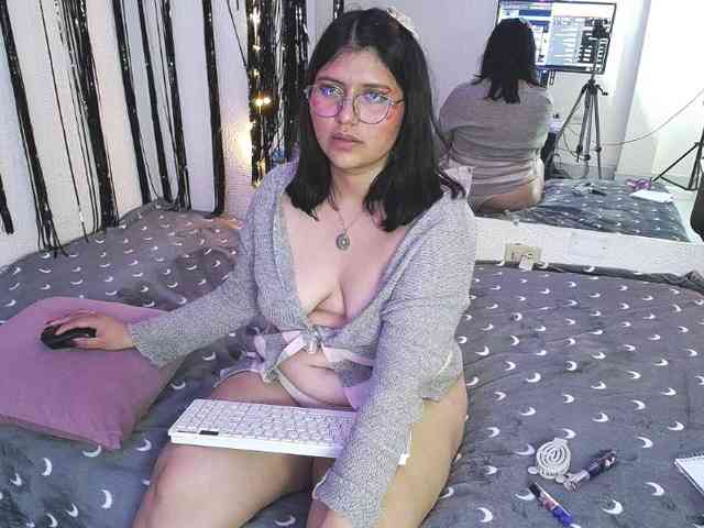 1sarah webcam