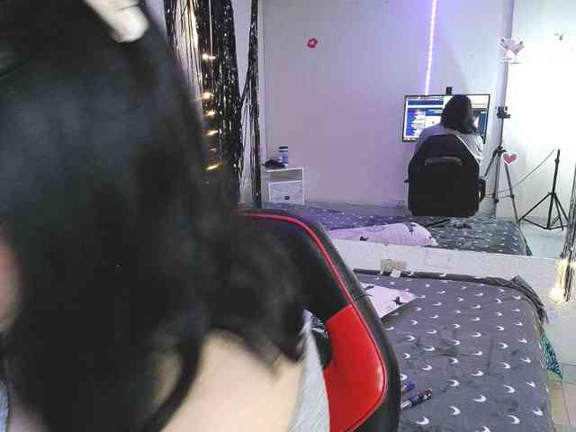 1sarah webcam