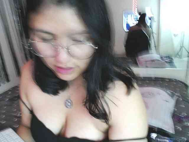 1sarah Live Webcam on BongaCams