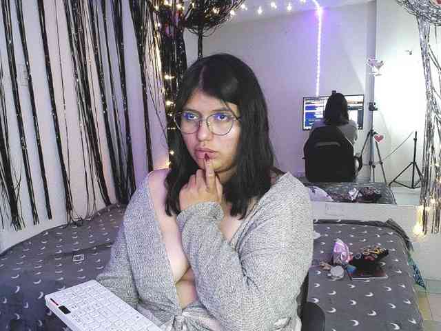 1sarah webcam