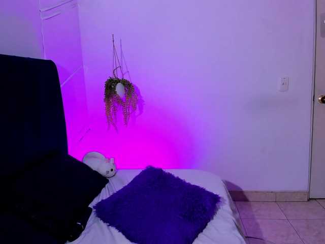 Camilla-Miller01's BongaCams show and profile