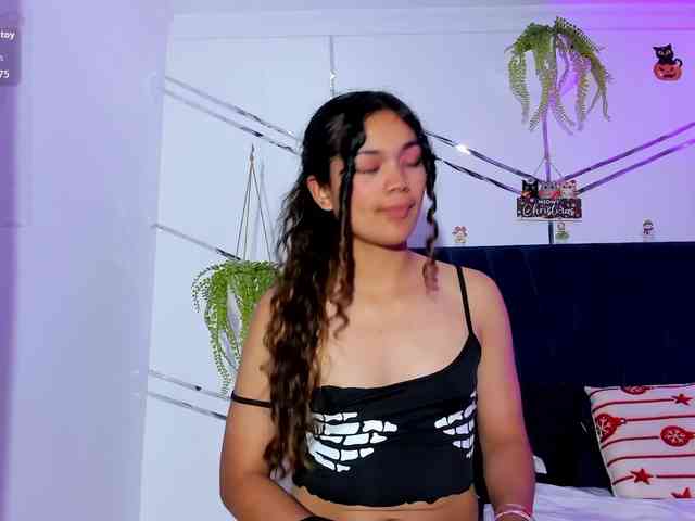 Camilla-Miller01 webcam