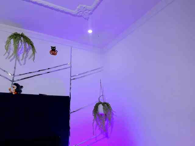 Camilla-Miller01 webcam