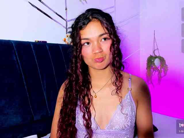 Camilla-Miller01 webcam