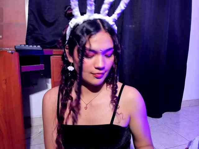 Camilla-Miller01 webcam