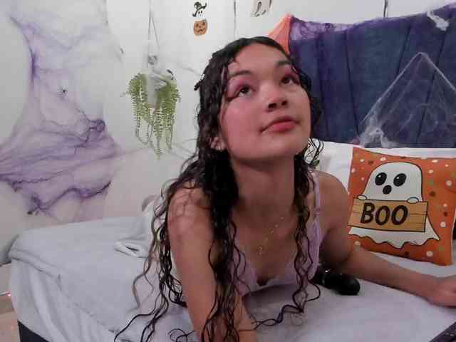 Camilla-Miller01 webcam