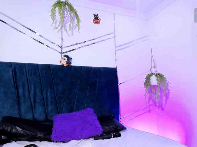 Camilla-Miller01 webcam