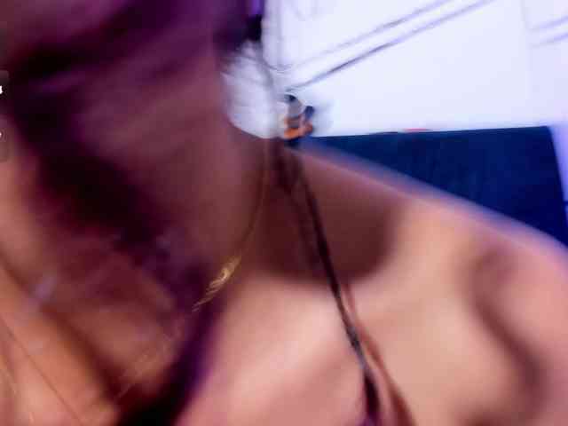 Camilla-Miller01 webcam