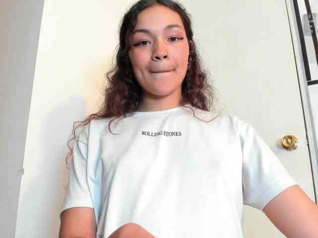 Camilla-Miller01 webcam