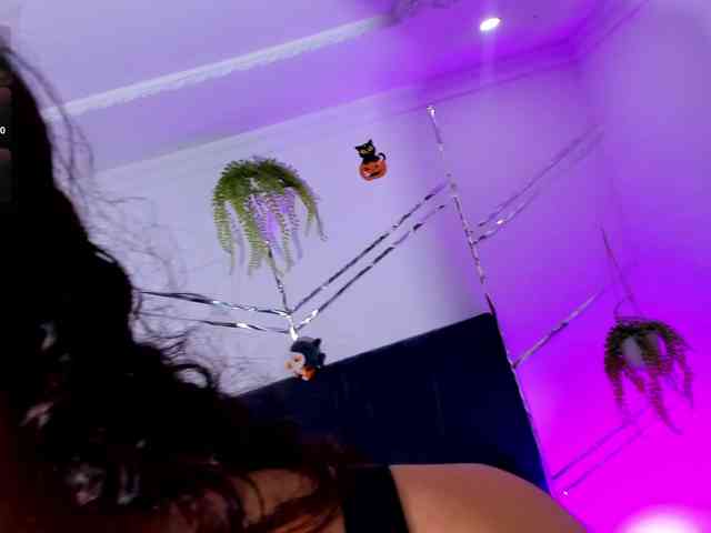 Camilla-Miller01 webcam