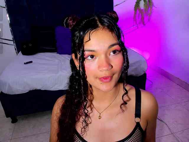 Camilla-Miller01 webcam