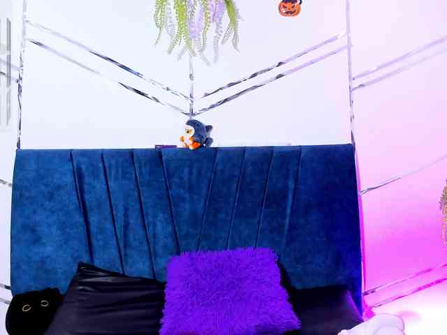 Camilla-Miller01 webcam