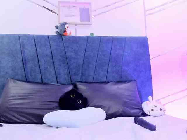 Camilla-Miller01 webcam