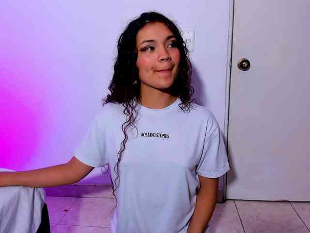 Camilla-Miller01 webcam