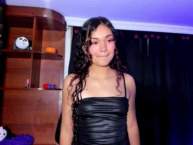 Camilla-Miller01 webcam