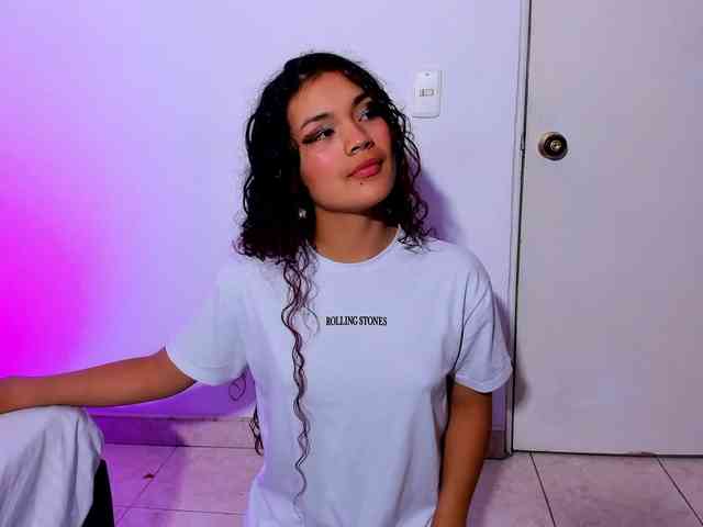 Camilla-Miller01 webcam