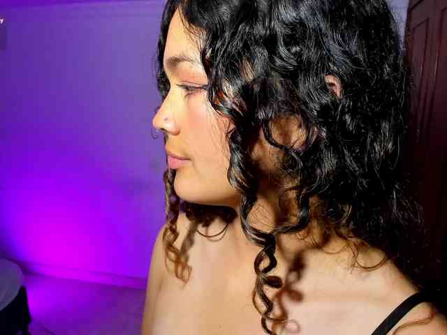 Camilla-Miller01 webcam